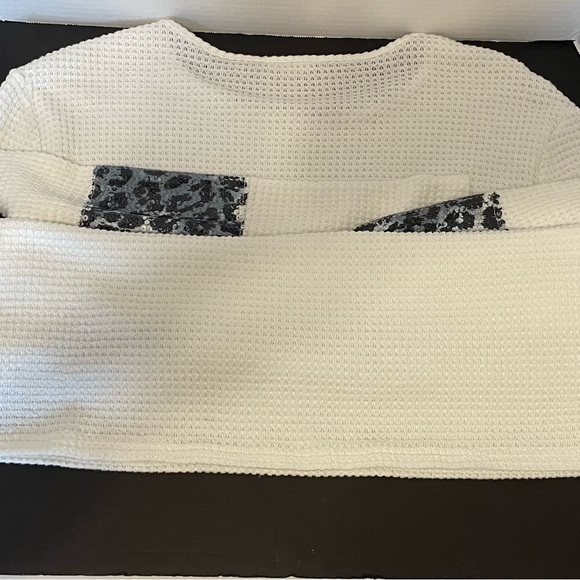 AndTheWhy Women's Long Sleeve Waffle Knit Animal Print Bands Sequins Large White - Picture 11 of 12
